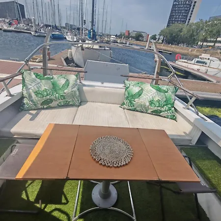 Nuit Insolite Dans Un Bateau Tekne Le Havre